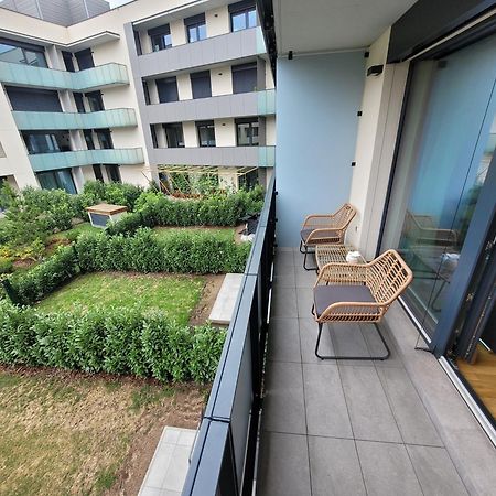 Newly Built Apartment With Balcony, Ac And Free Indoor Garage براغ المظهر الخارجي الصورة