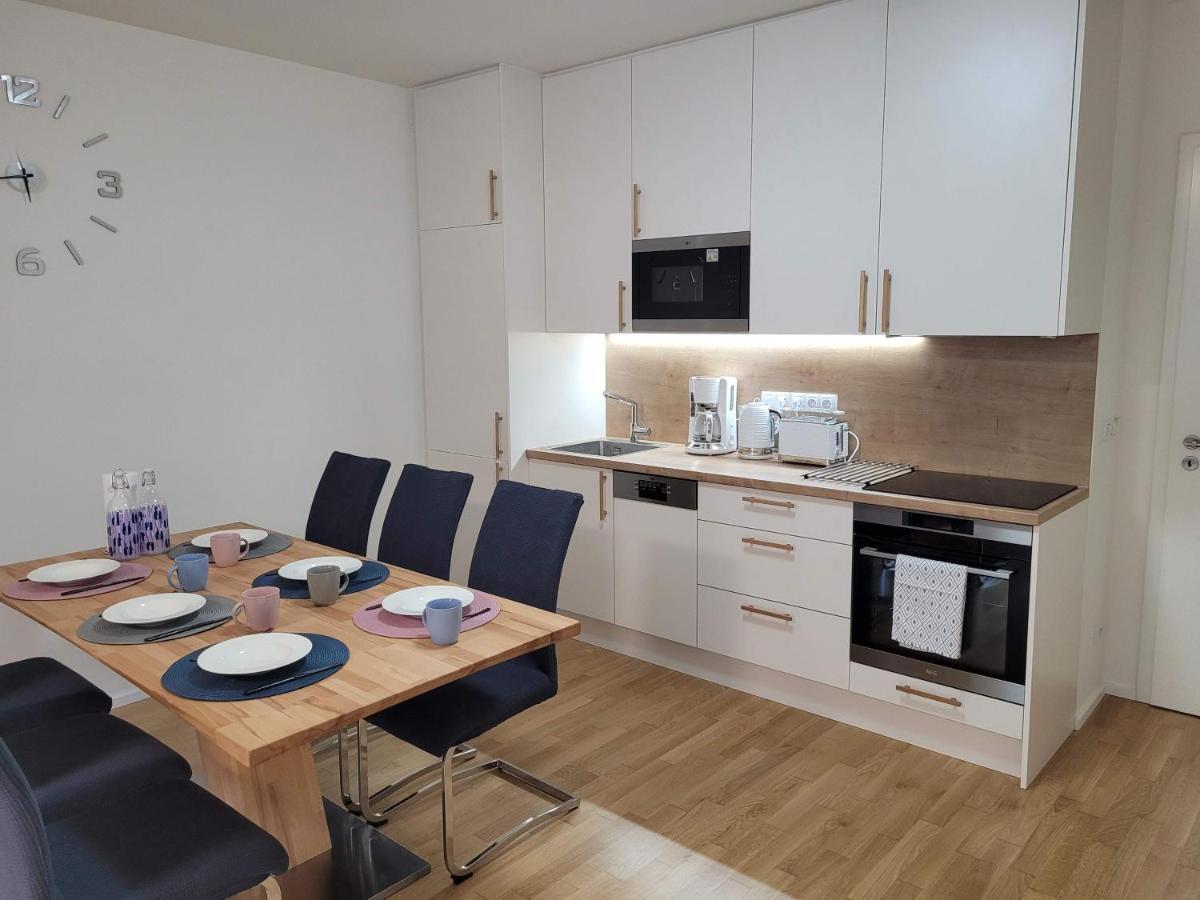 Newly Built Apartment With Balcony, Ac And Free Indoor Garage براغ المظهر الخارجي الصورة