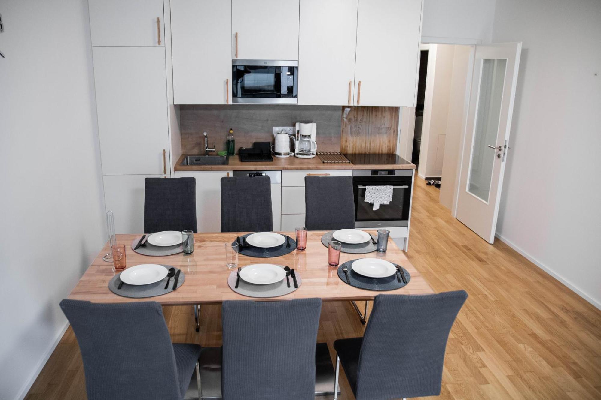 Newly Built Apartment With Balcony, Ac And Free Indoor Garage براغ المظهر الخارجي الصورة