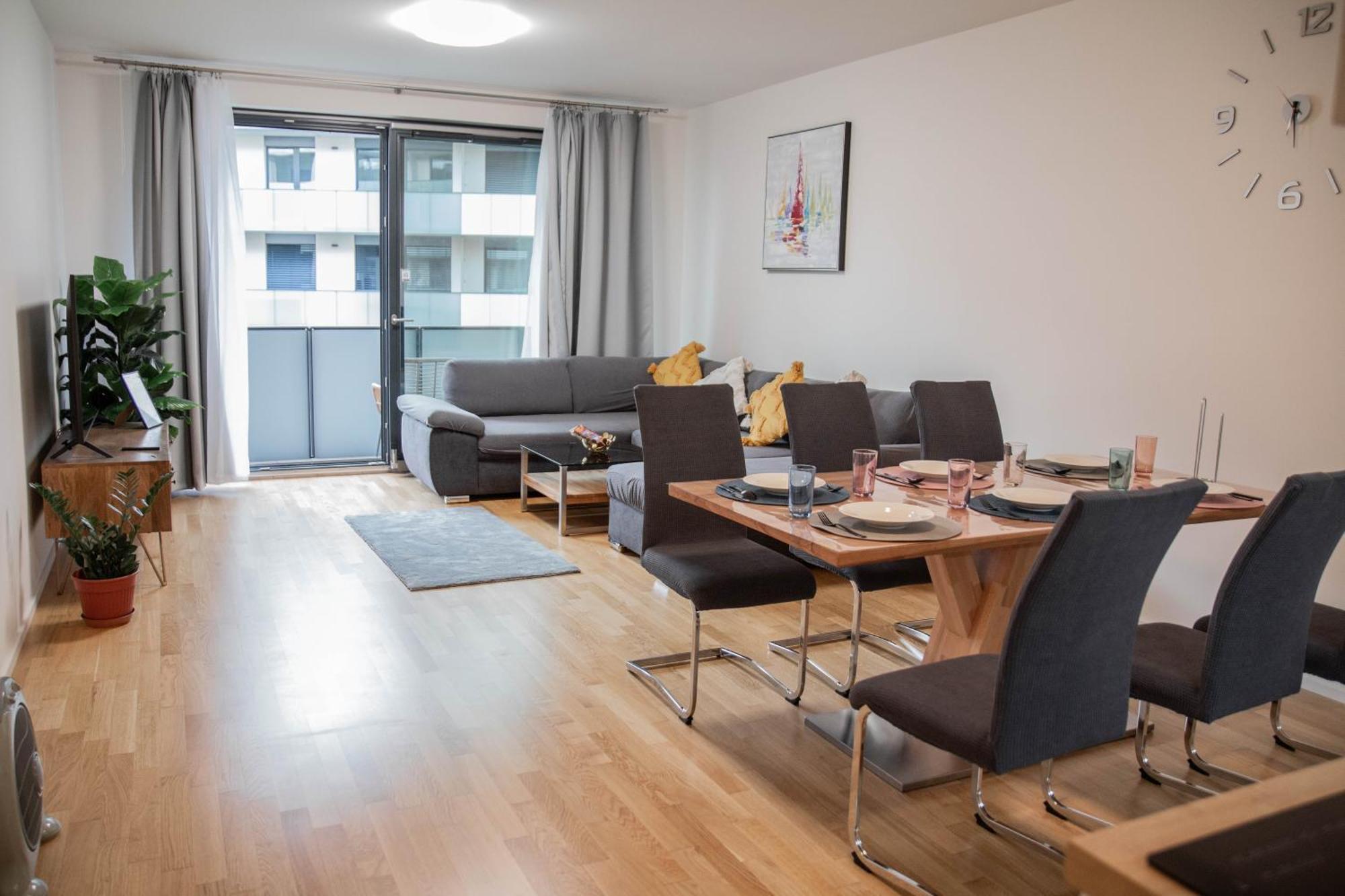 Newly Built Apartment With Balcony, Ac And Free Indoor Garage براغ المظهر الخارجي الصورة